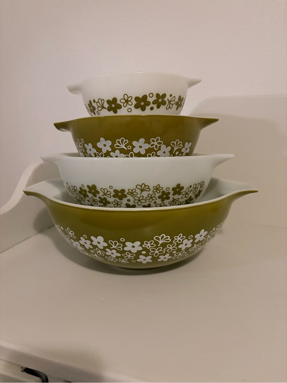 Pyrex-Vintage Floral Glass Mixing Bowl Set - Olive Green and White